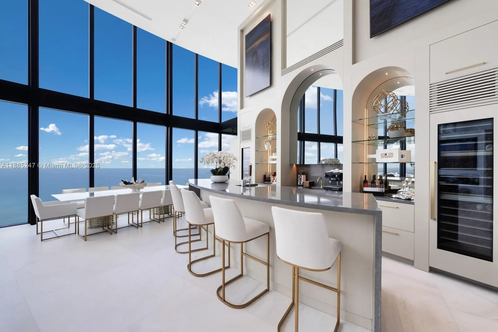 18555 Collins Ave, #4405