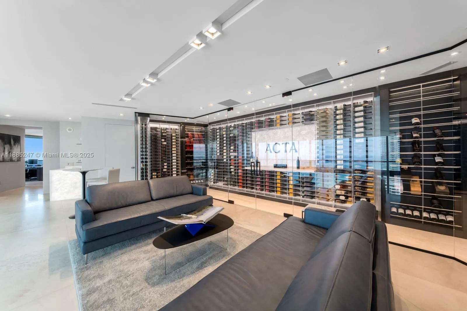 18555 Collins Ave, #4405