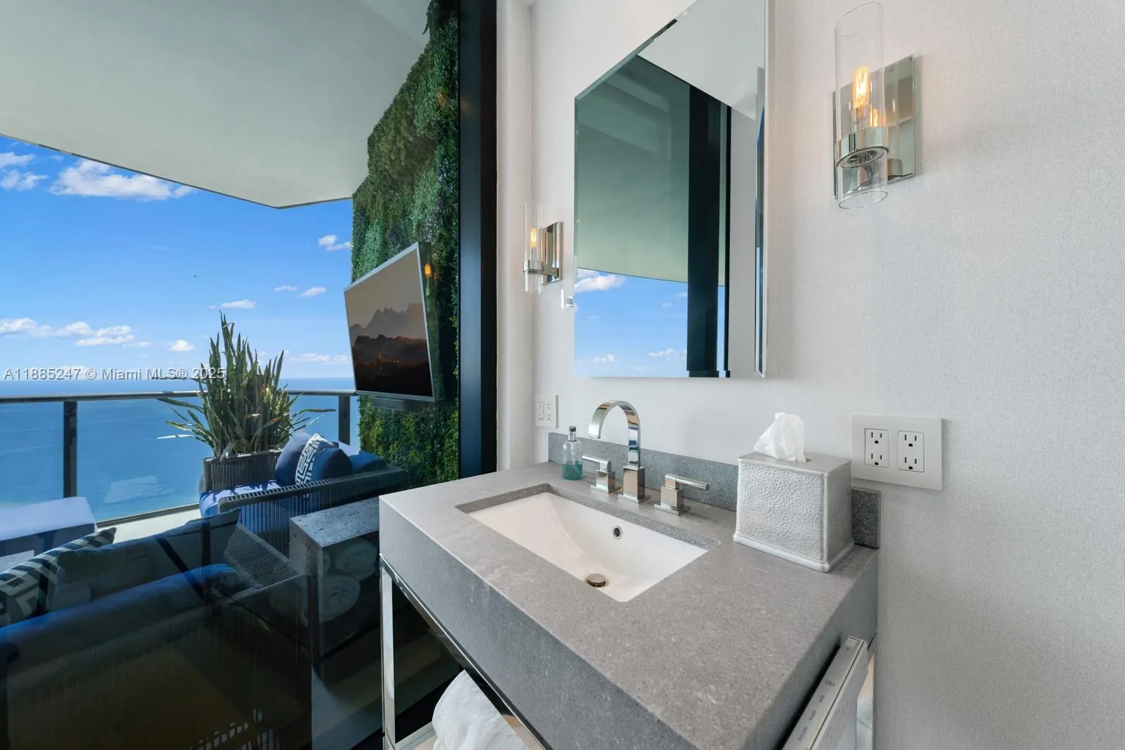 18555 Collins Ave, #4405