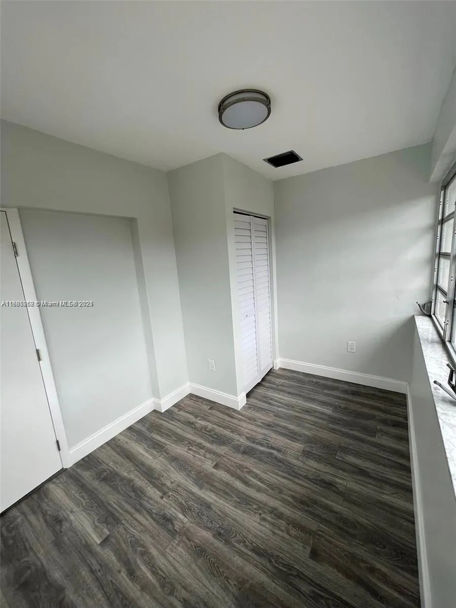 245 NE 191st St, #3014