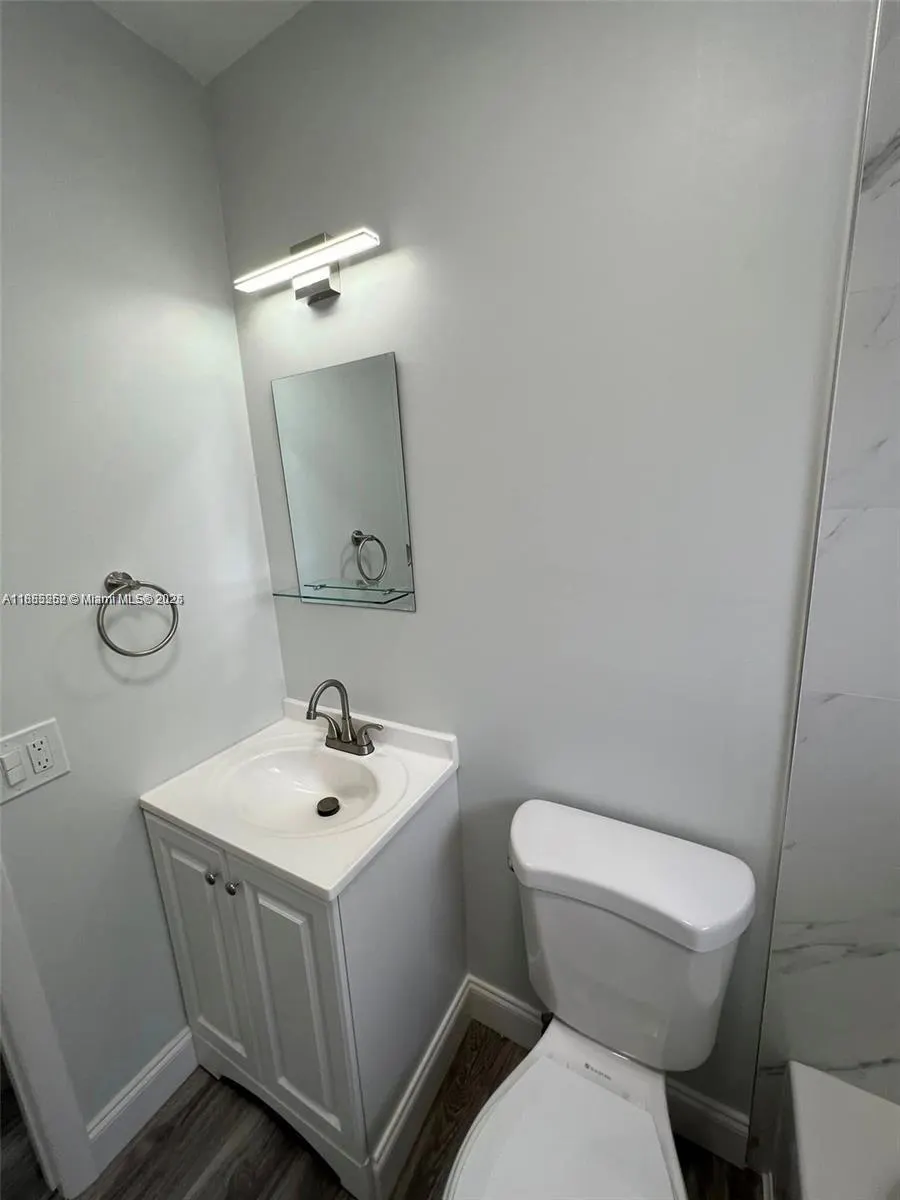 245 NE 191st St, #3014
