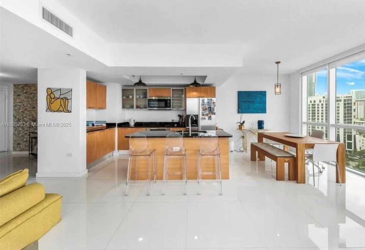 480 NE 30th St, #1607