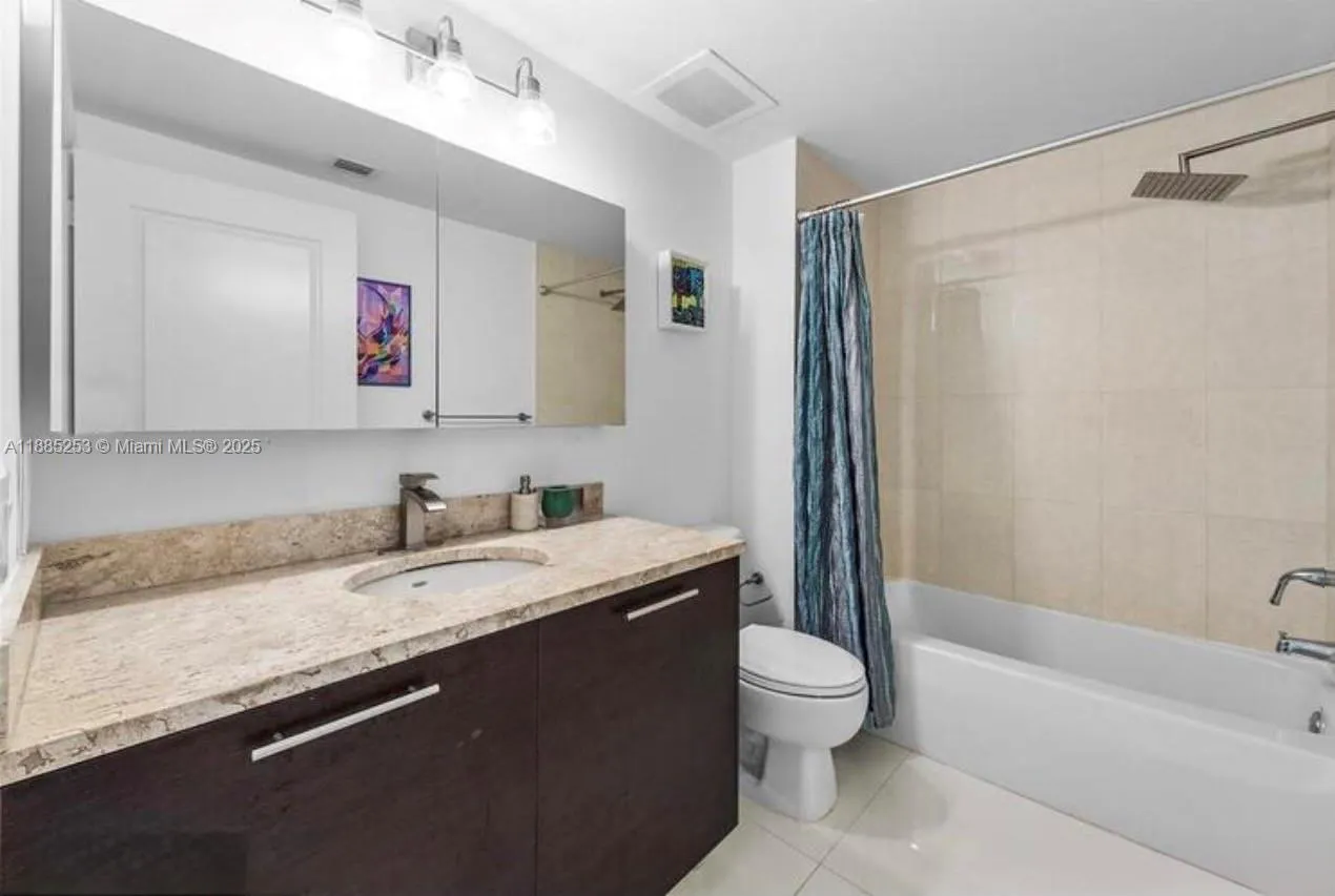 480 NE 30th St, #1607
