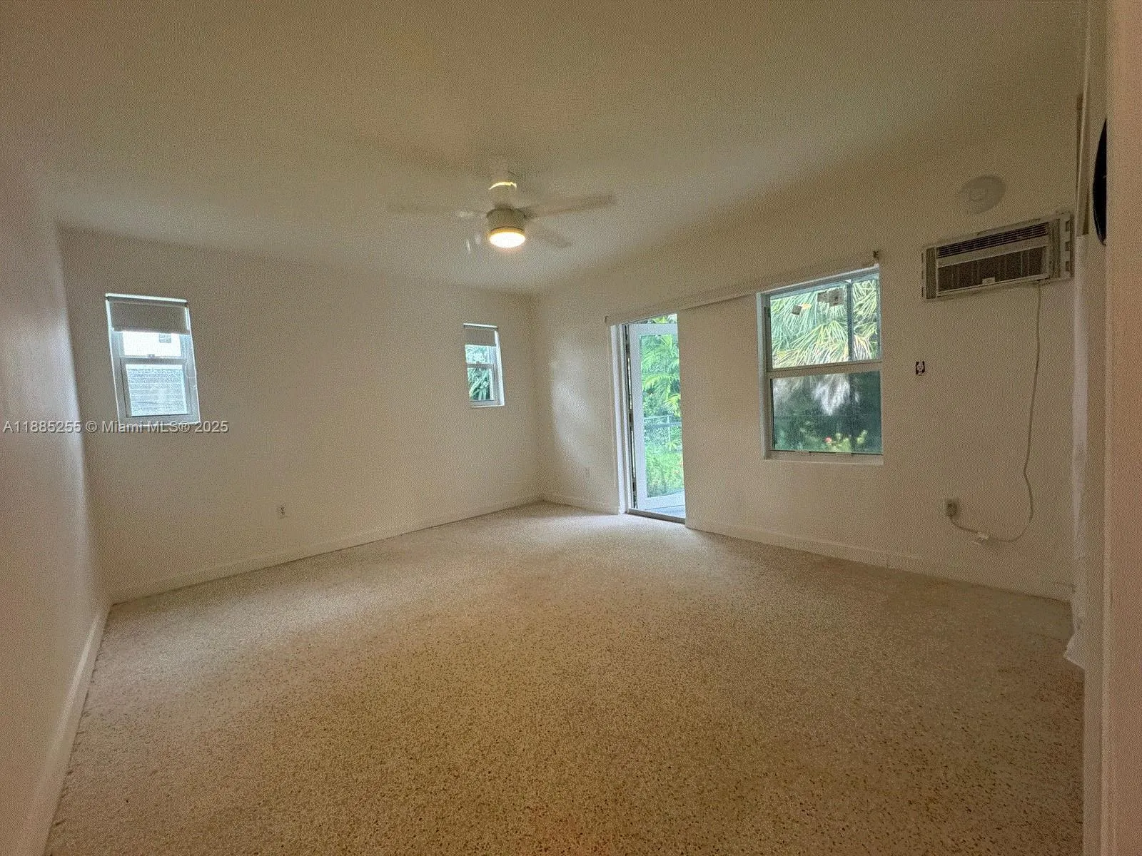 1385 NE 105th St, #1