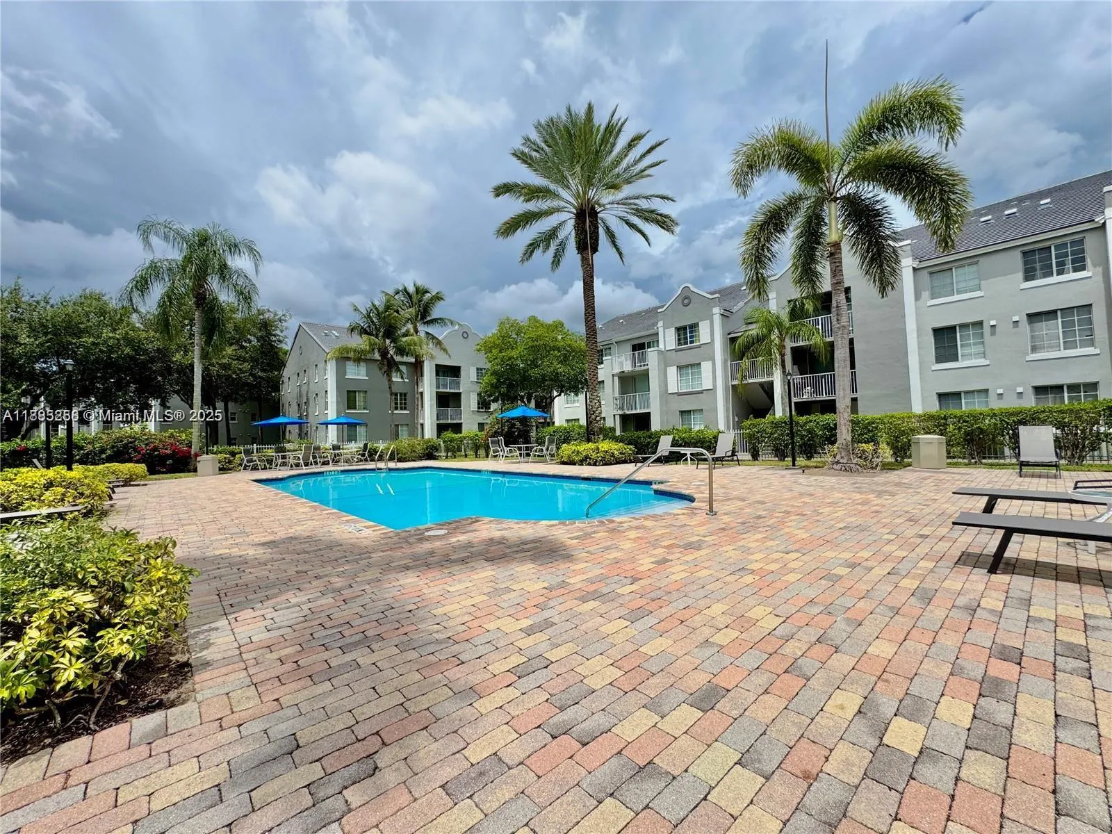 677 SW 111th Ave, #303