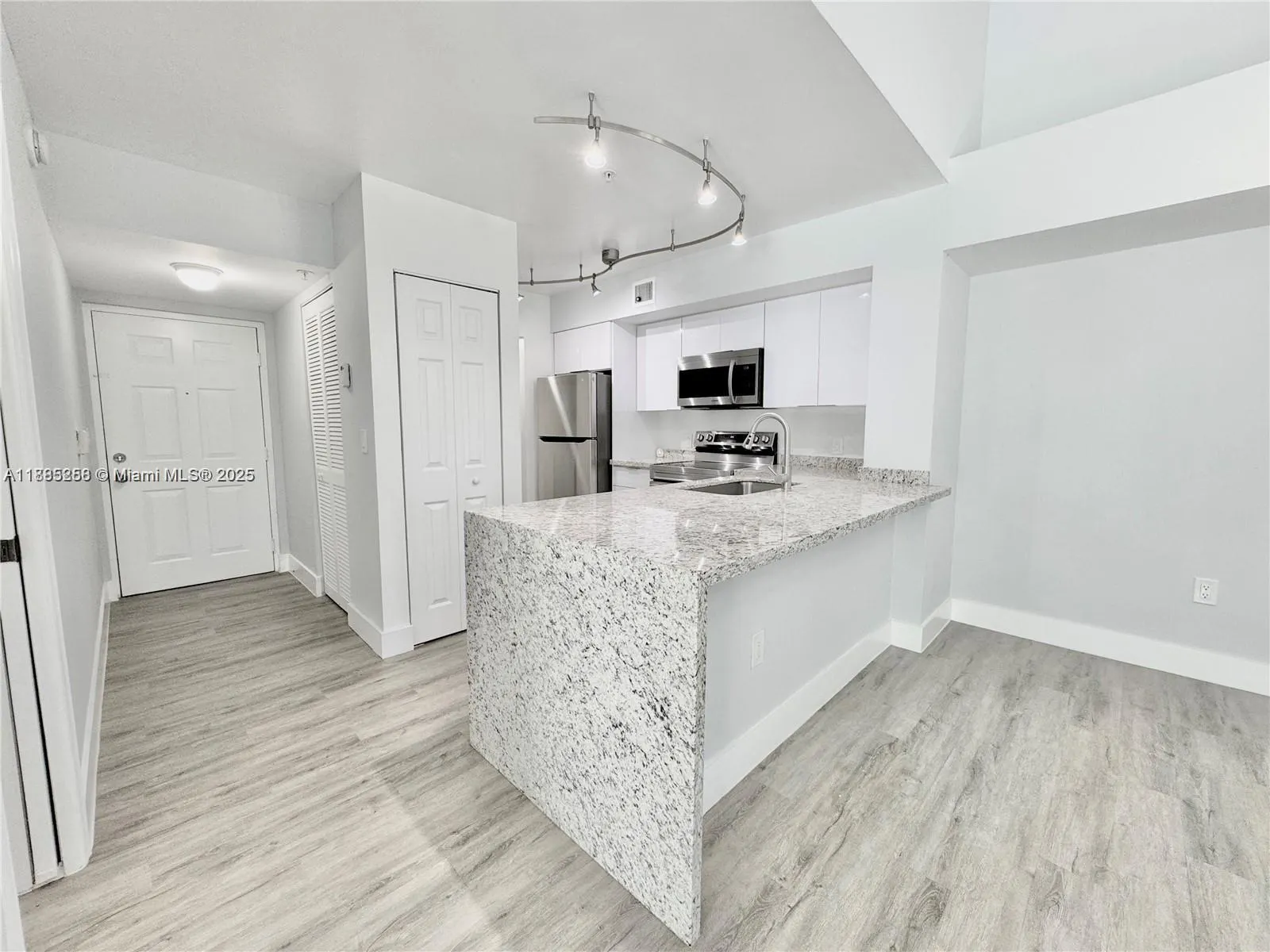 677 SW 111th Ave, #303