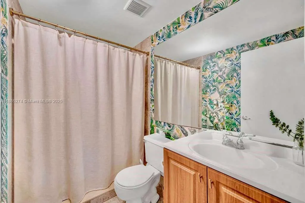 802 Euclid Ave, #302