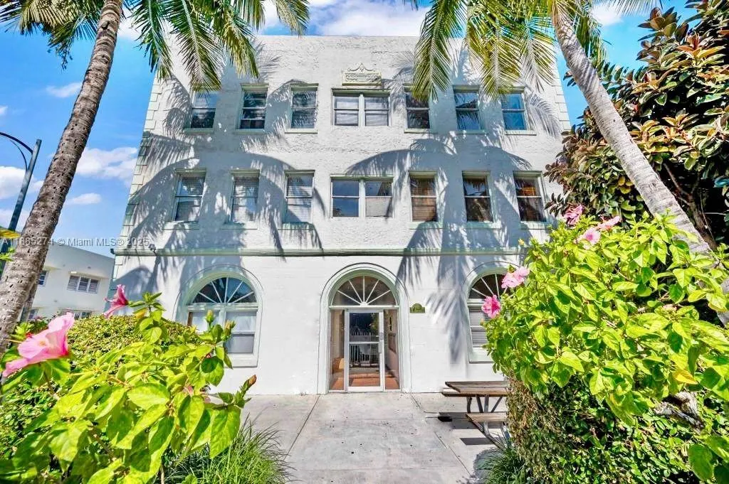 802 Euclid Ave, #302