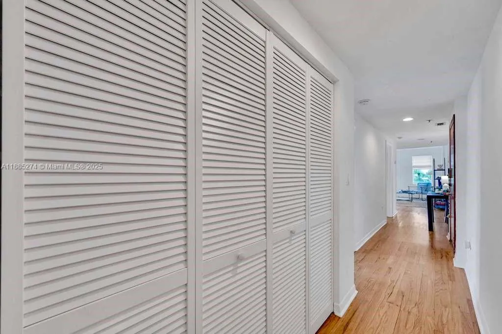 802 Euclid Ave, #302