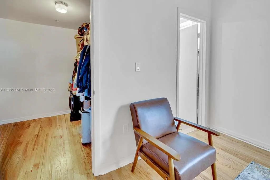 802 Euclid Ave, #302