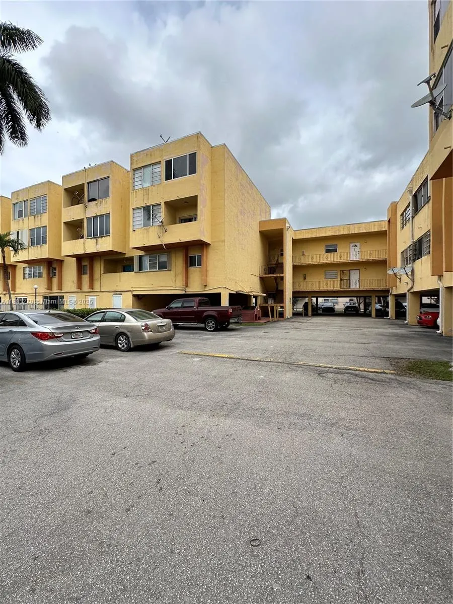 1555 W 44th Pl, #234
