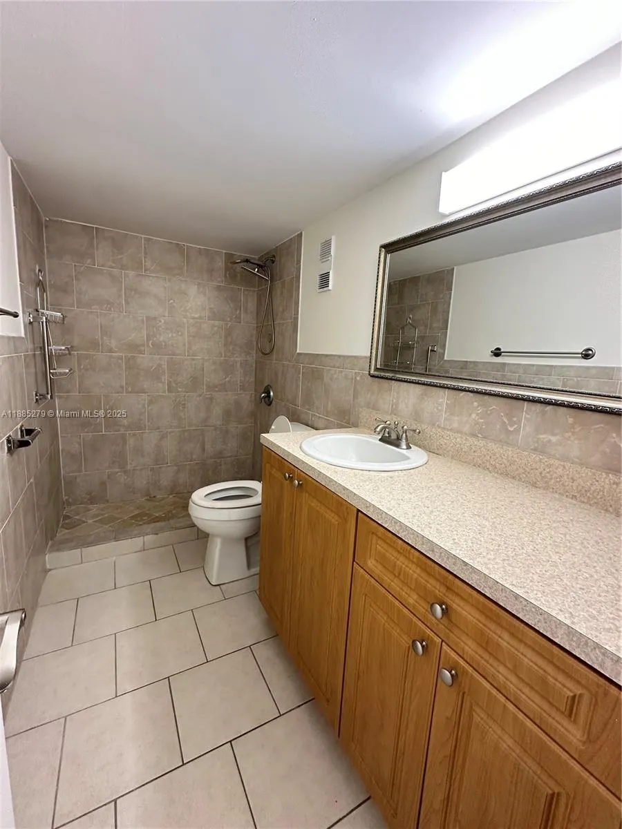 1555 W 44th Pl, #234
