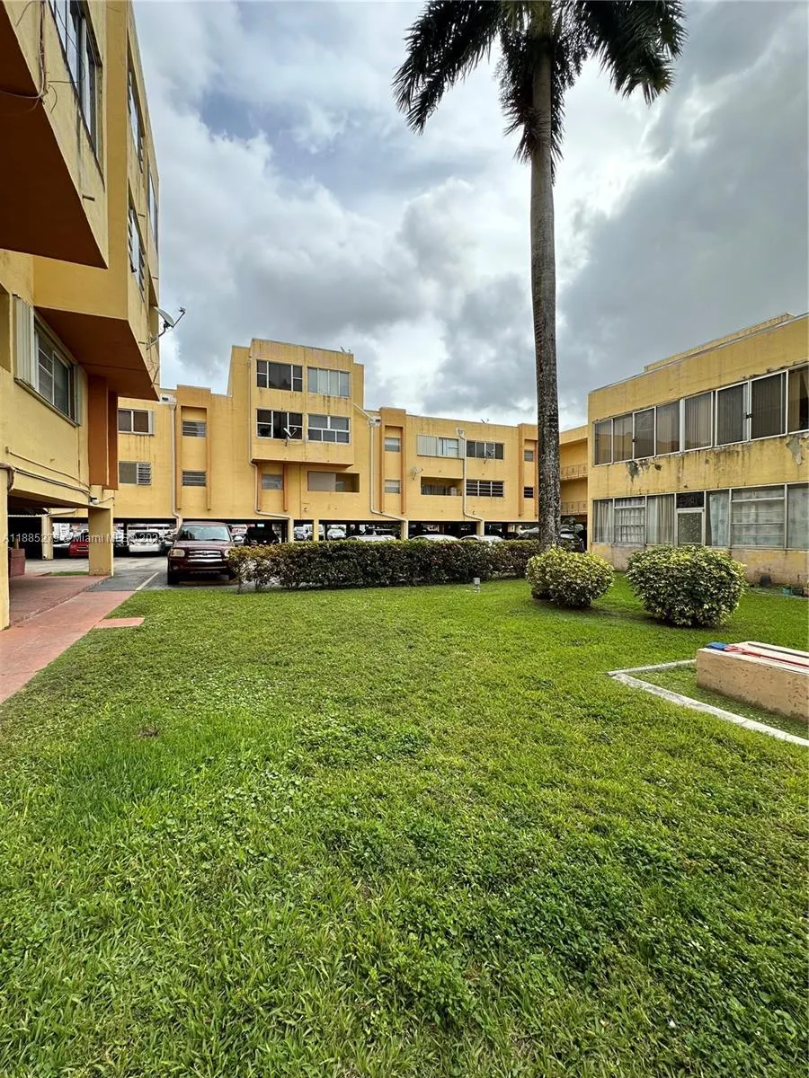 1555 W 44th Pl, #234
