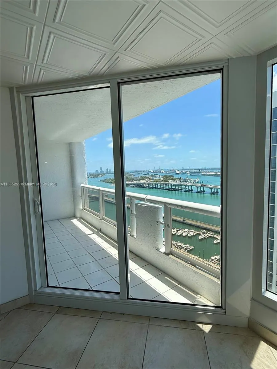 1717 N Bayshore Dr, #A-3046