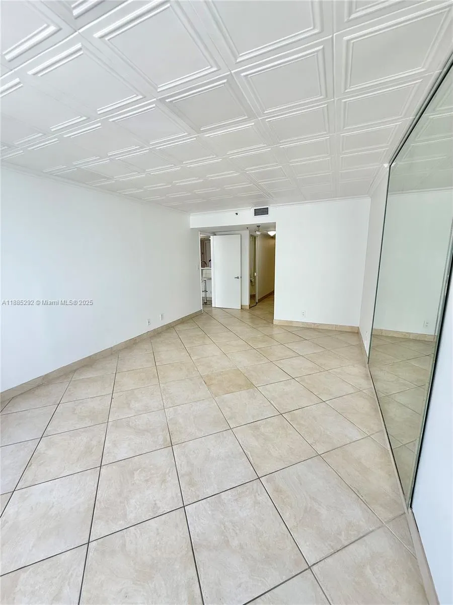 1717 N Bayshore Dr, #A-3046