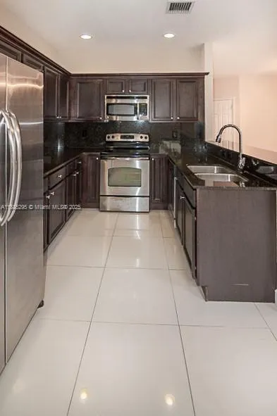 1024 NE 207th Ter, #1024