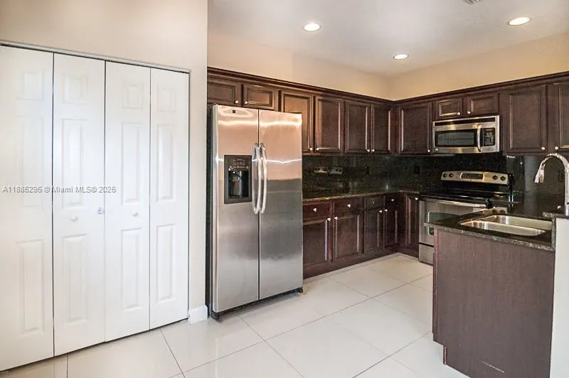 1024 NE 207th Ter, #1024