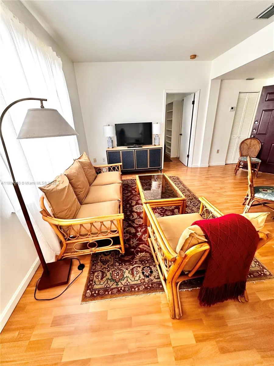 1051 Meridian Ave, #1F