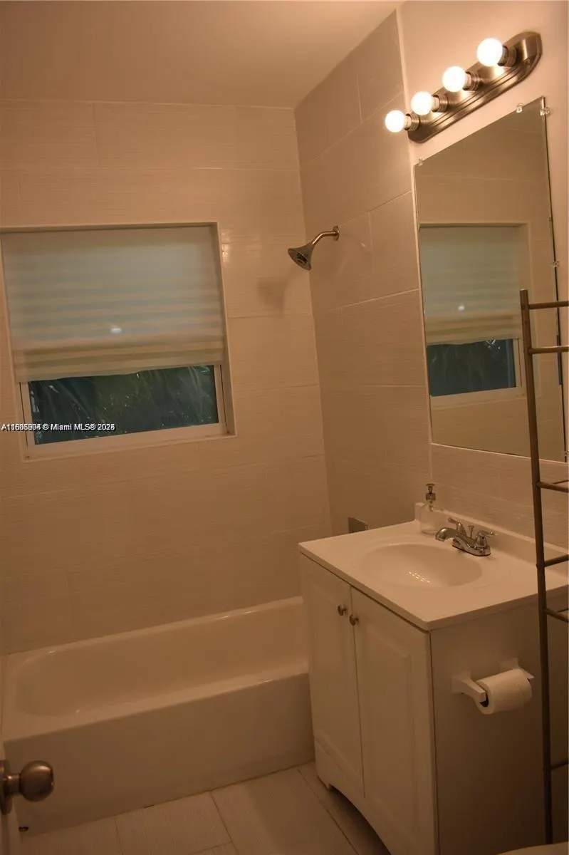 9760 Bay Harbor Ter, #2