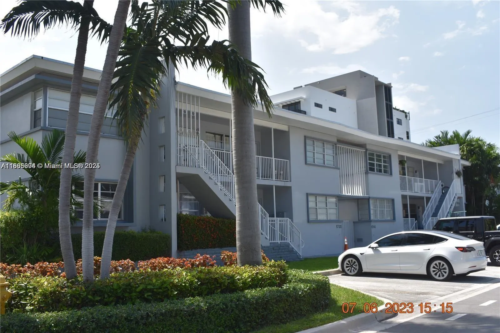 9760 Bay Harbor Ter, #2
