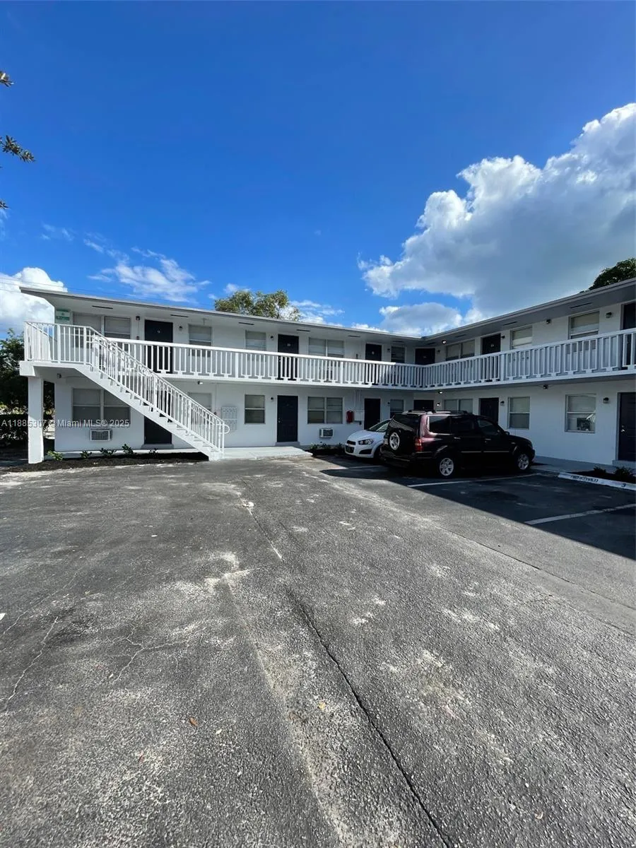 1102 S K St, #8