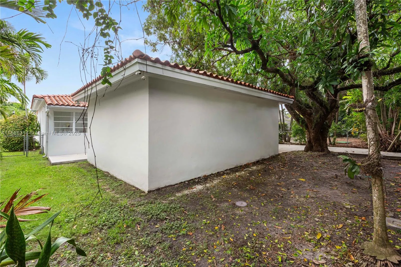 3018 Coconut Grove Dr