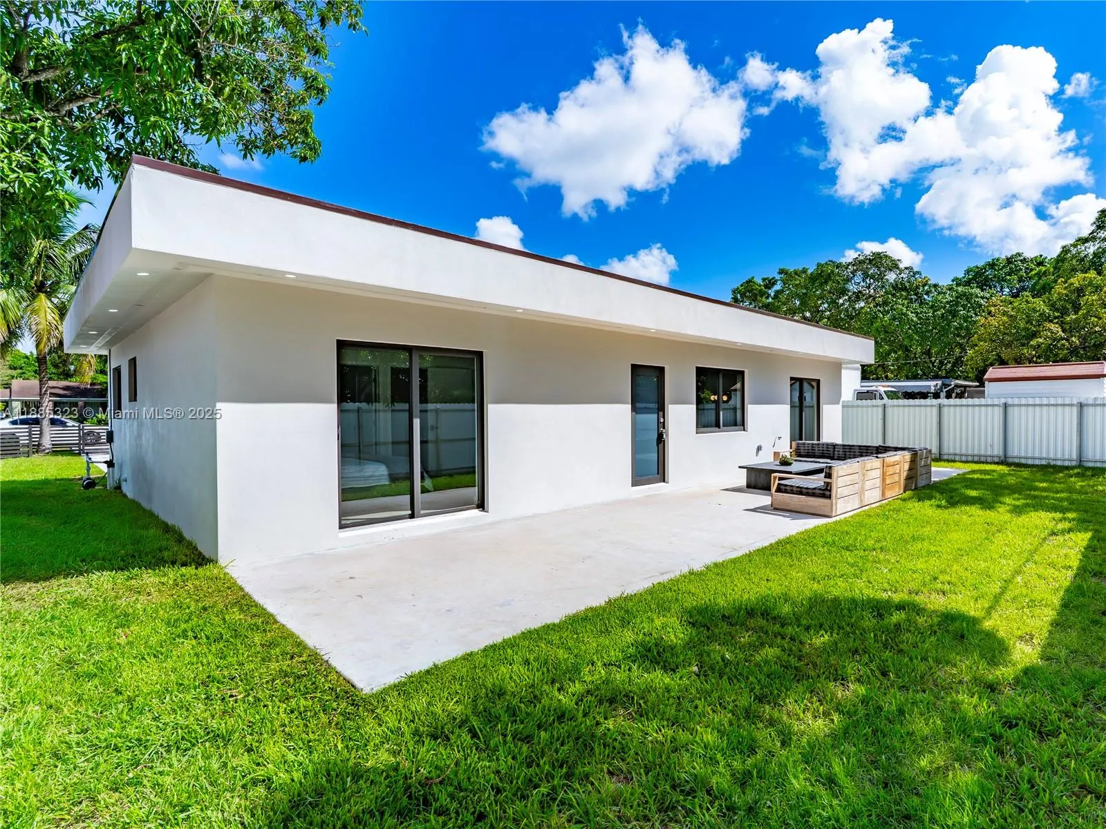 550 NW 143rd St