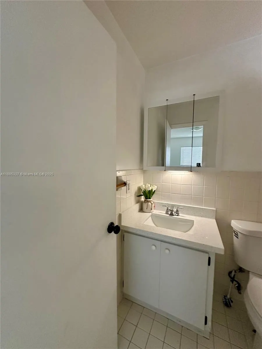 3041 W 76th St, #B-209
