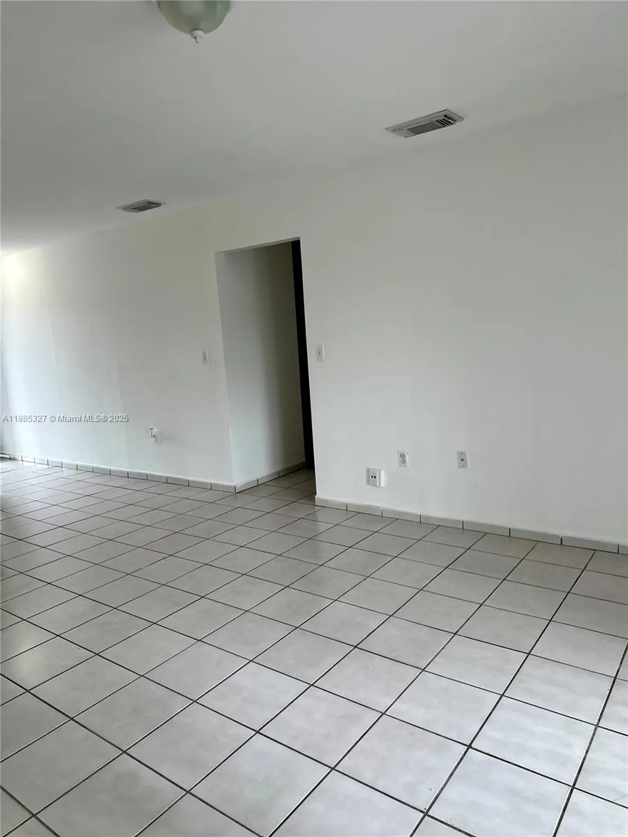 3041 W 76th St, #B-209