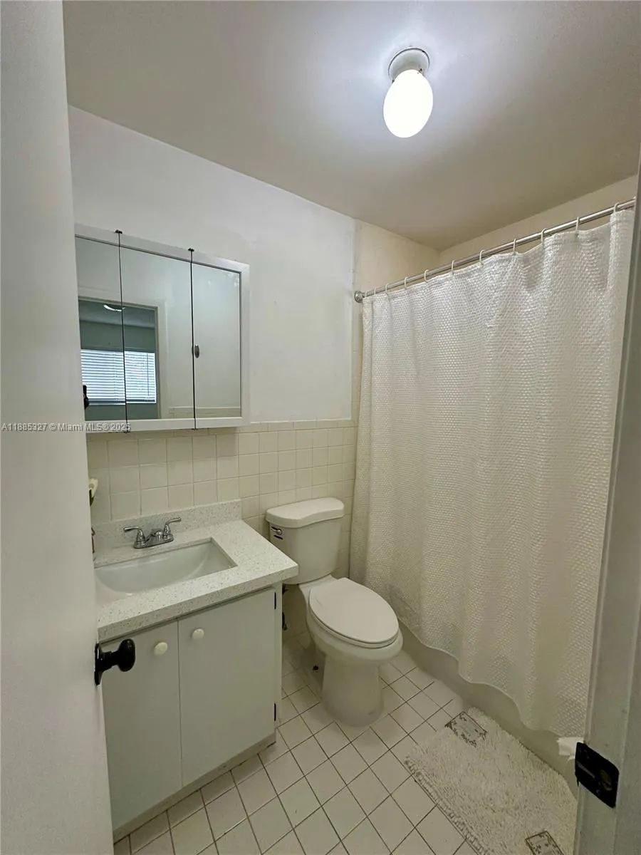 3041 W 76th St, #B-209