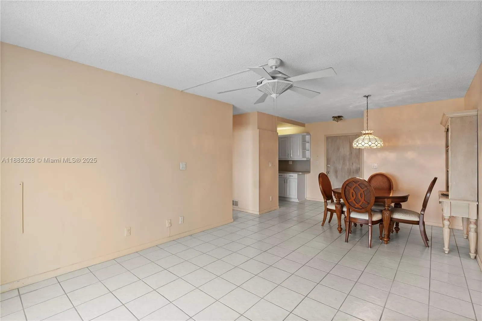 200 S Birch Rd, #1212
