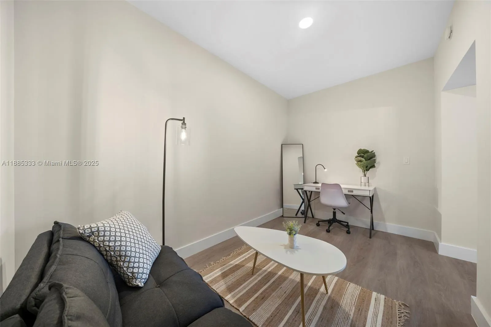 1938 Jackson St, #306