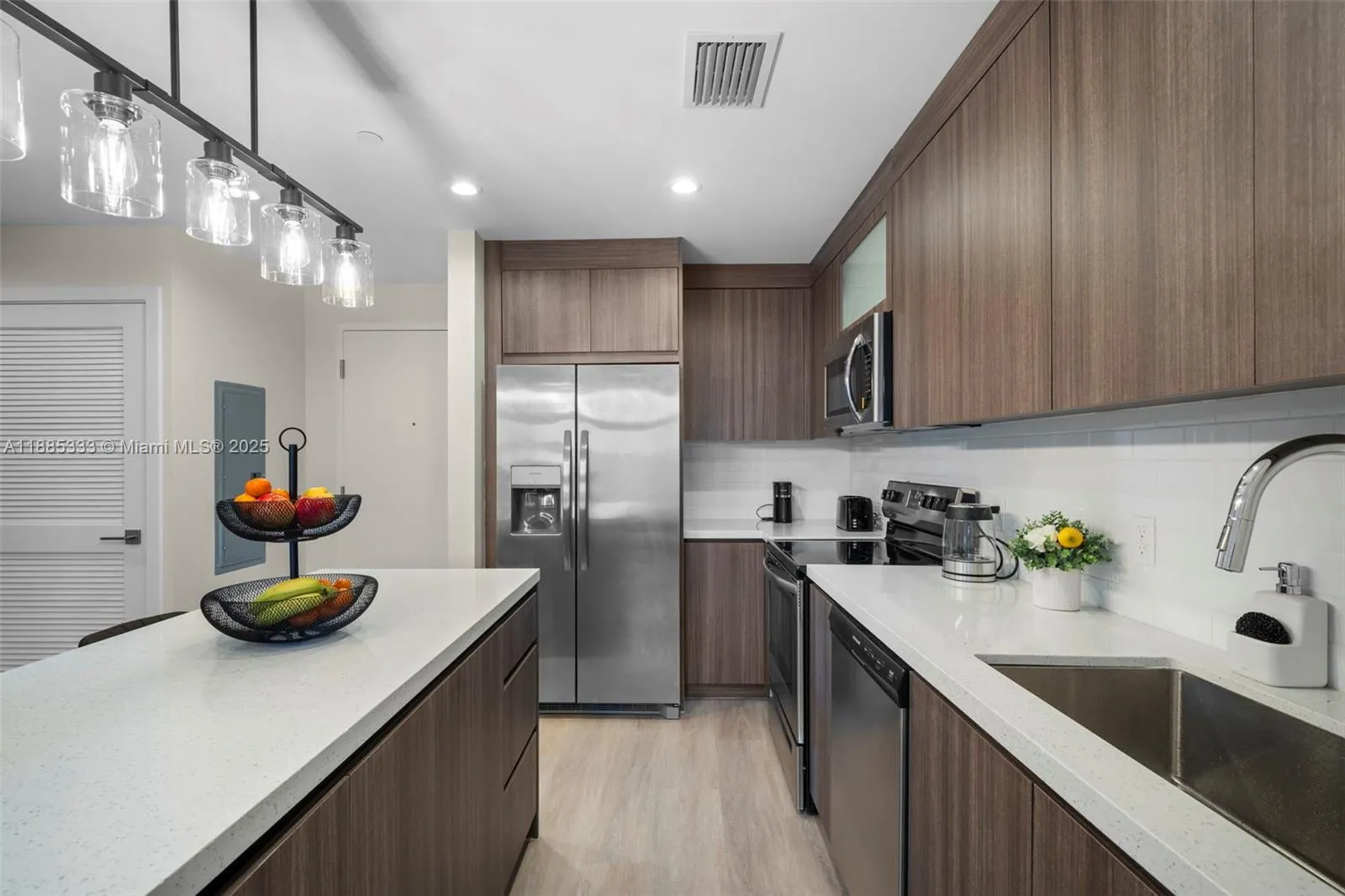 1938 Jackson St, #306