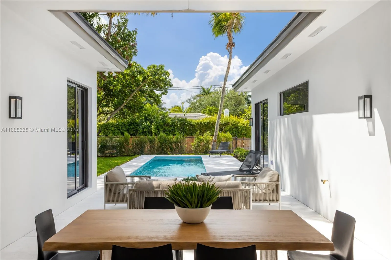 144 NW 110th St