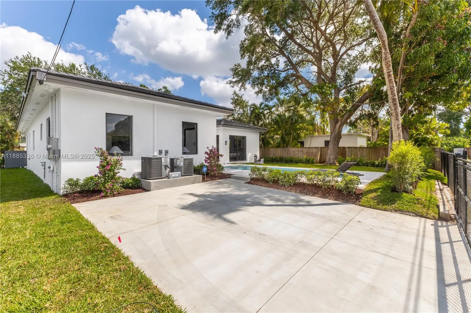 144 NW 110th St