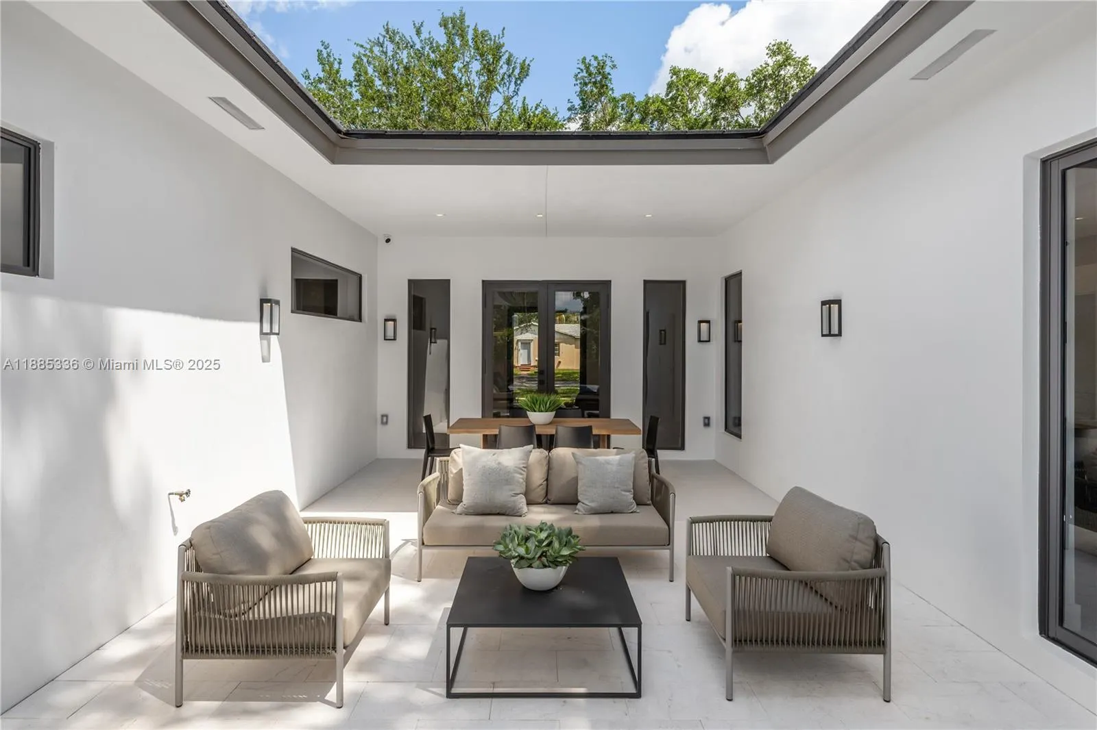 144 NW 110th St