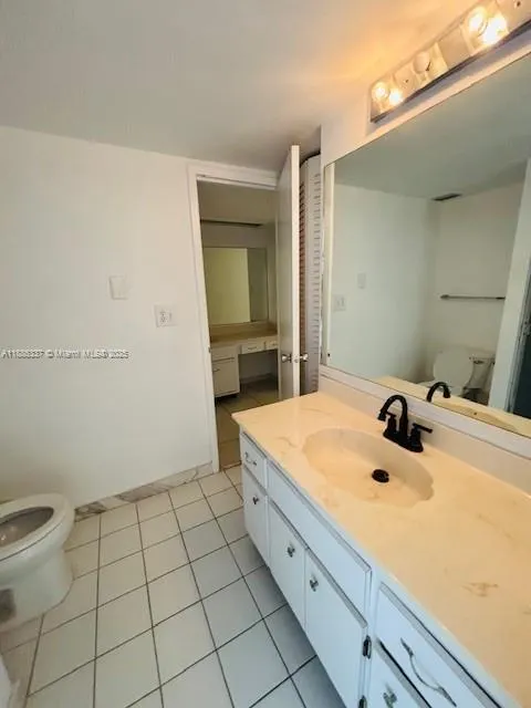 5701 Collins Ave, #709