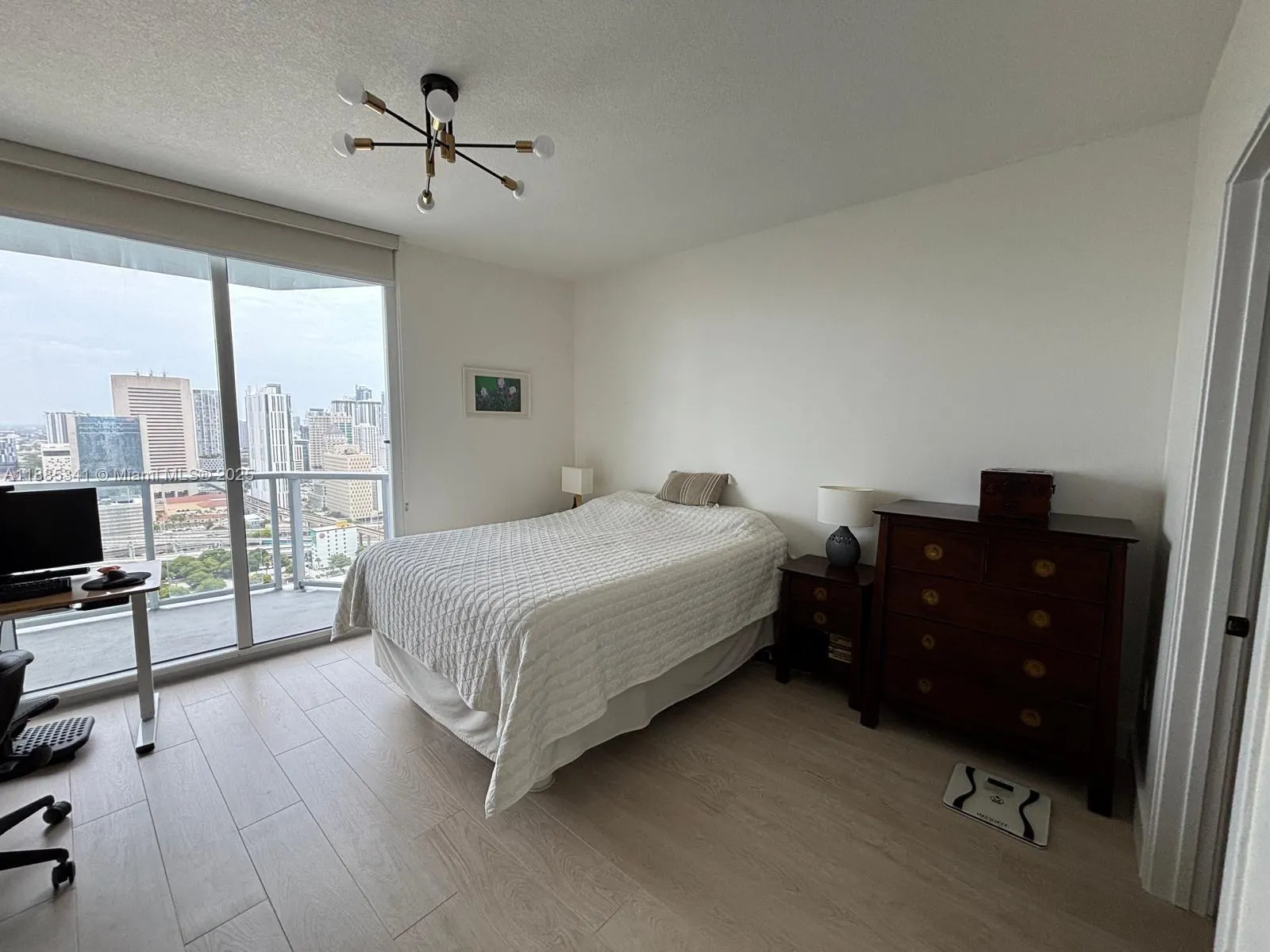 185 SW 7th St, #3403