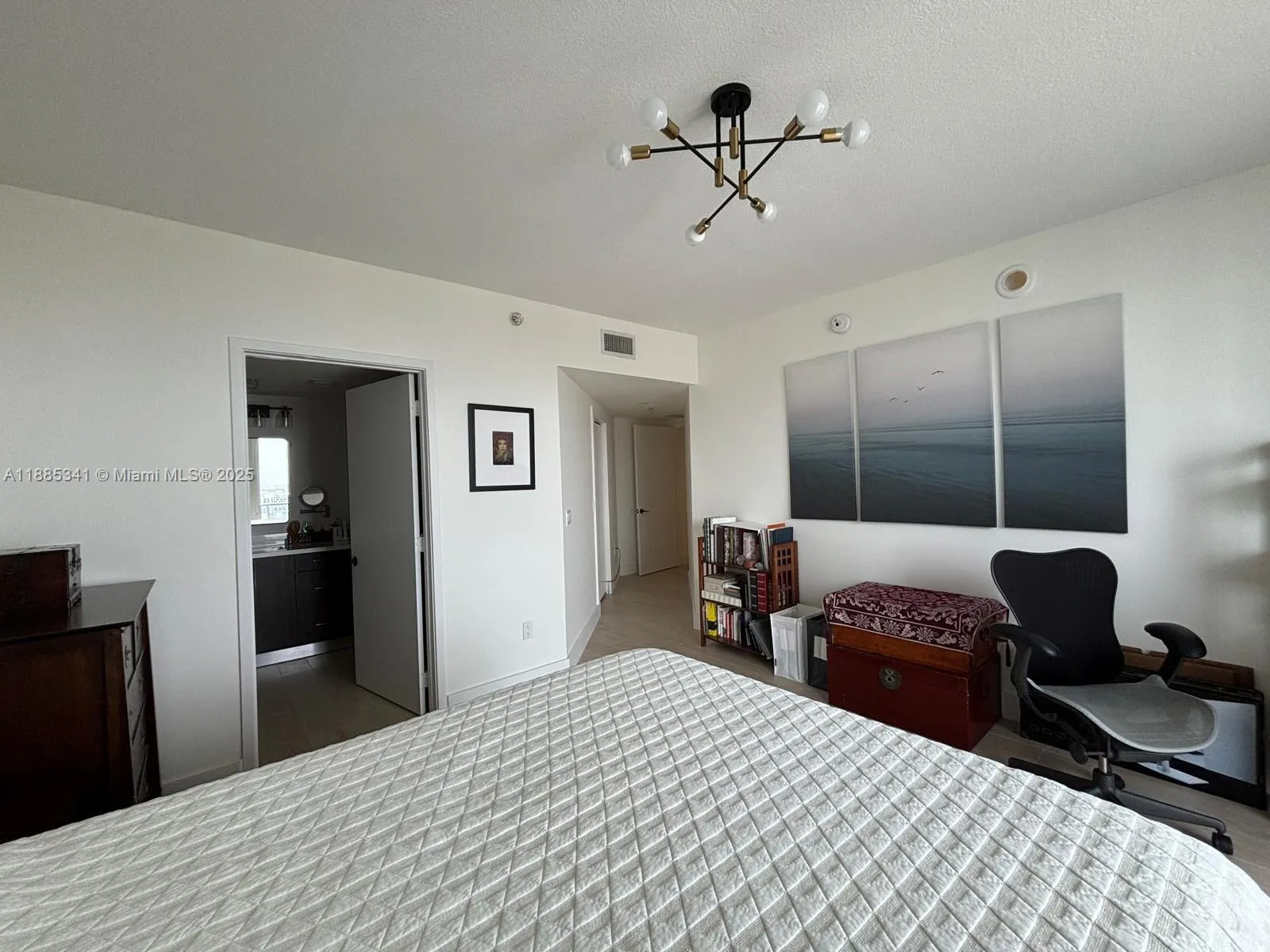 185 SW 7th St, #3403
