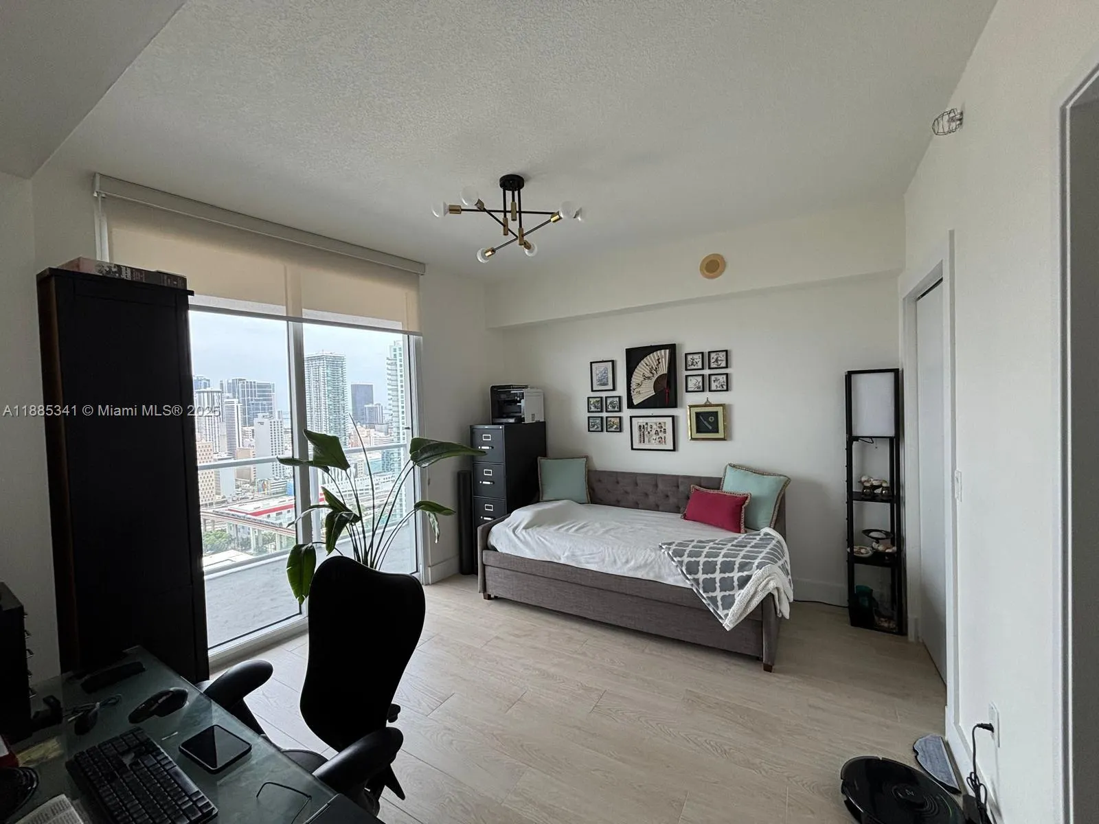 185 SW 7th St, #3403