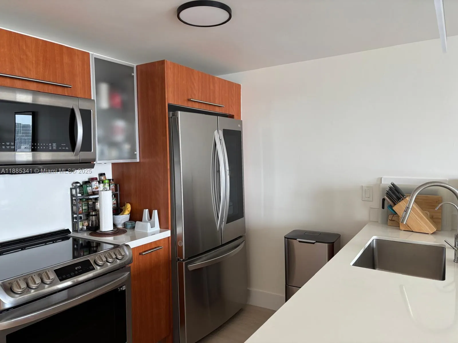 185 SW 7th St, #3403