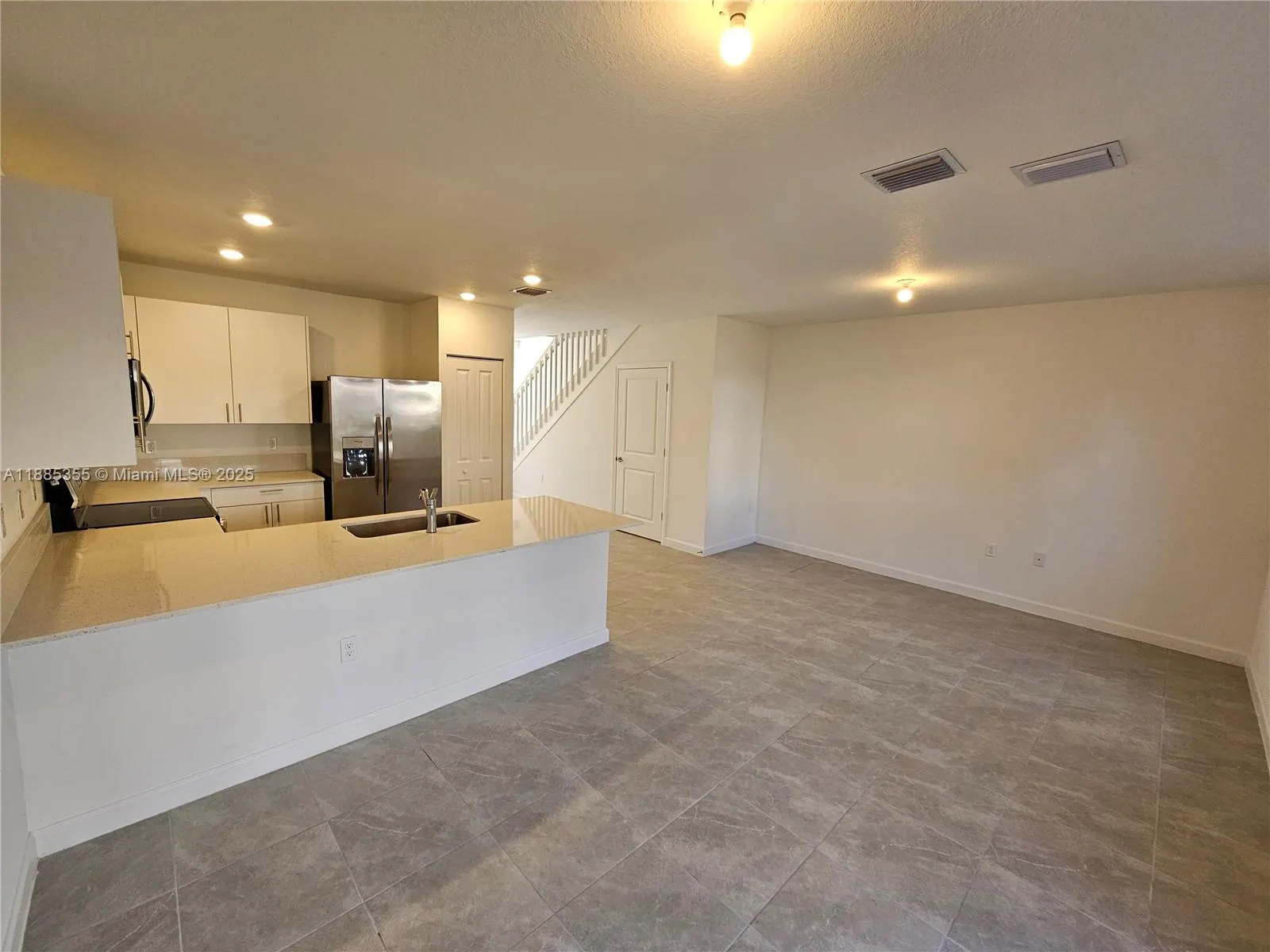 5045 SW 37th St