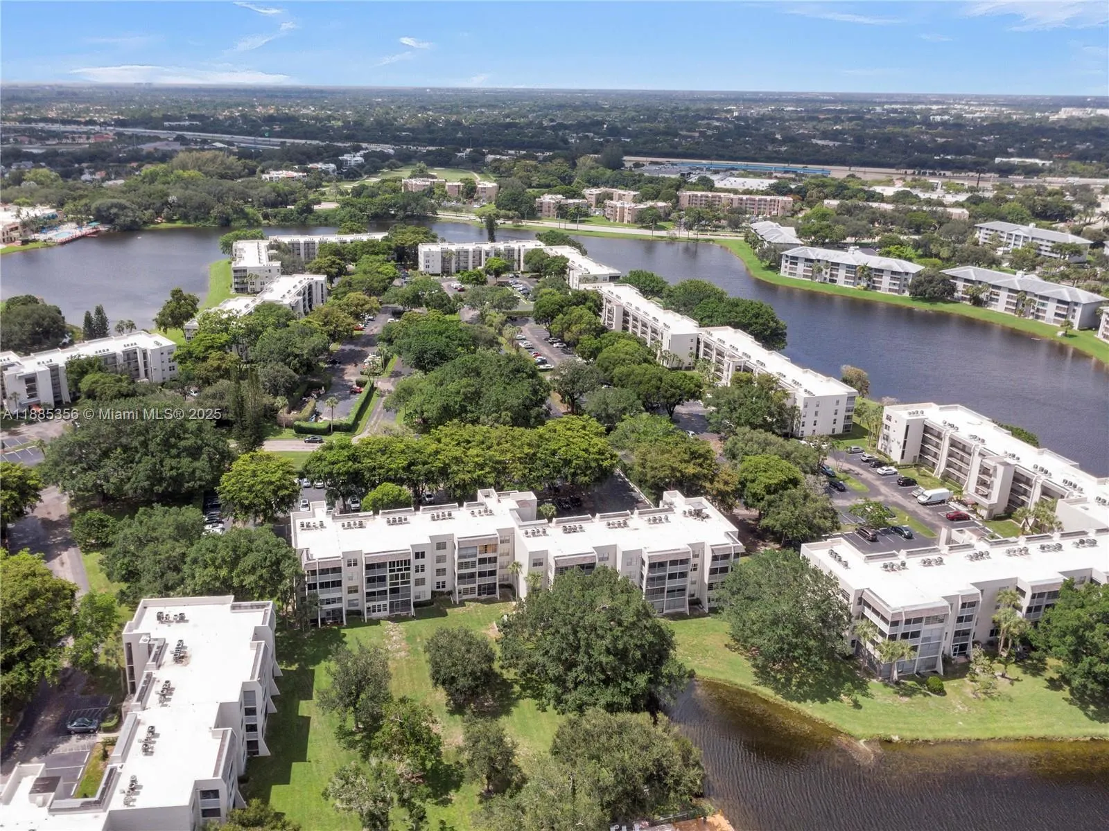 9410 Poinciana Pl, #206