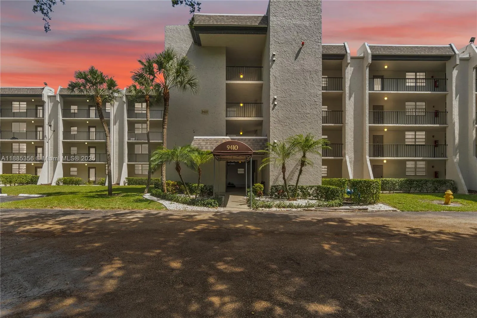 9410 Poinciana Pl, #206