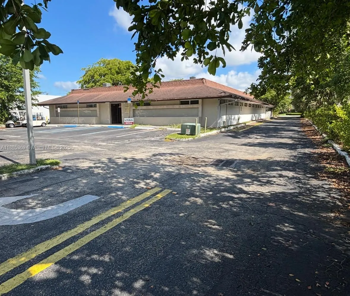 6209 W Commercial Blvd
