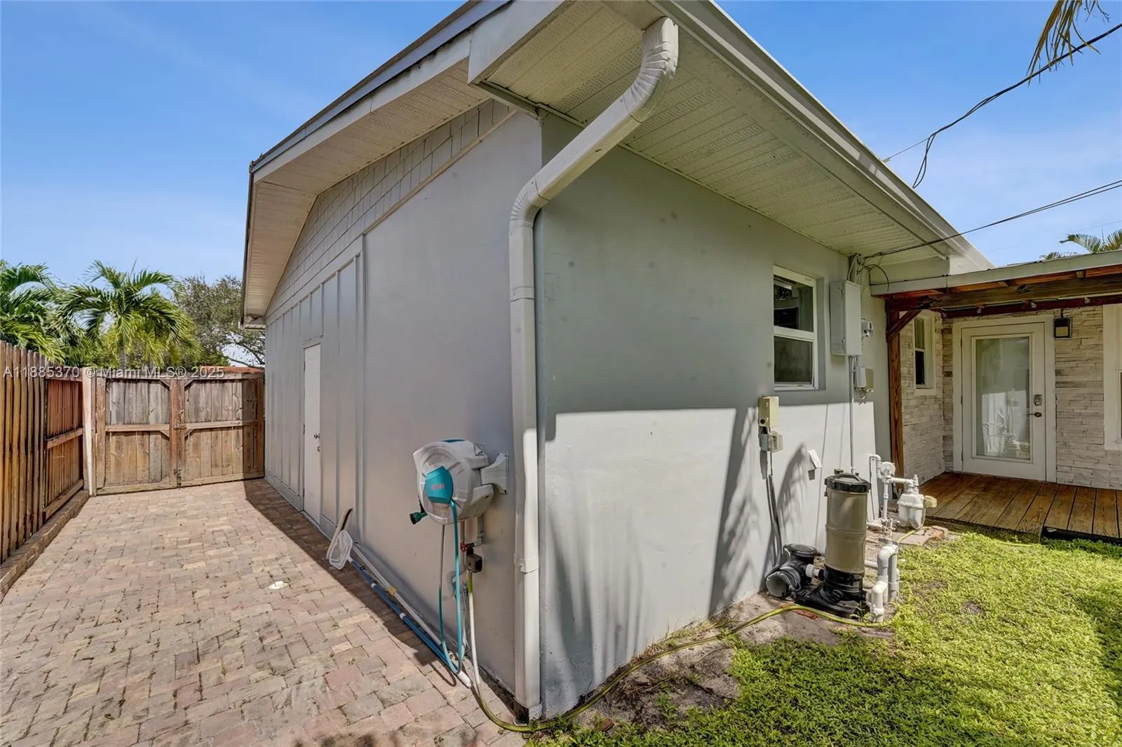 3120 SW 23rd St