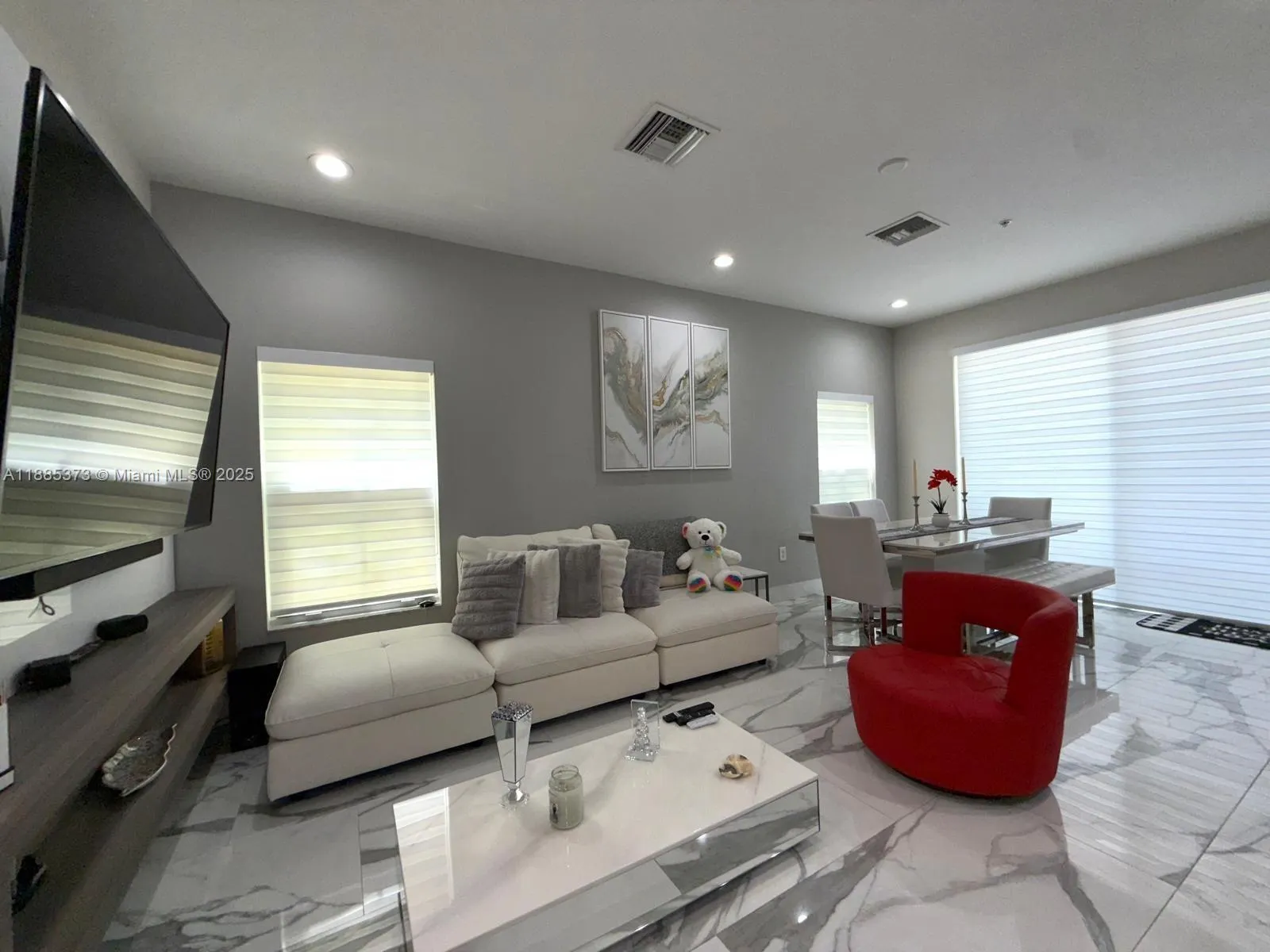 2851 W Prospect Rd, #704