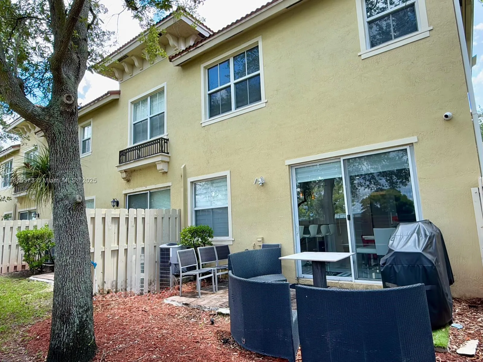 2851 W Prospect Rd, #704