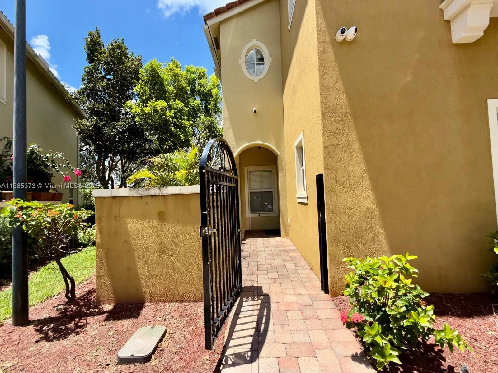 2851 W Prospect Rd, #704