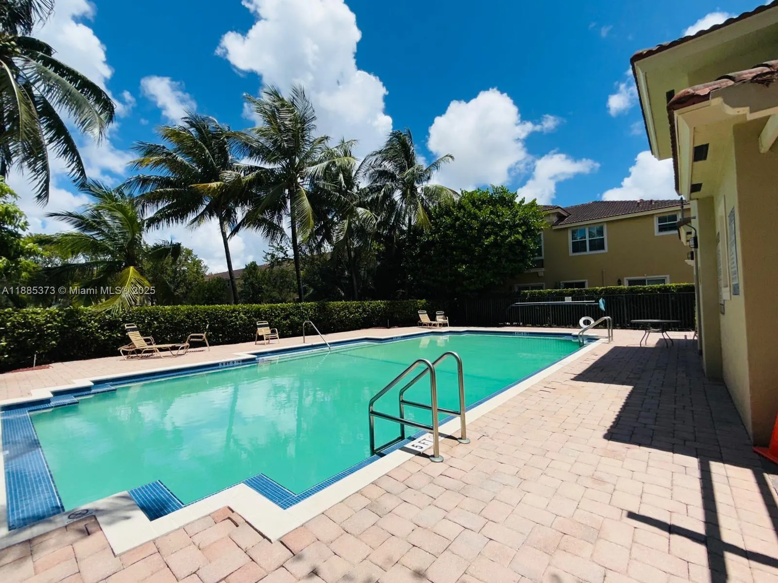 2851 W Prospect Rd, #704